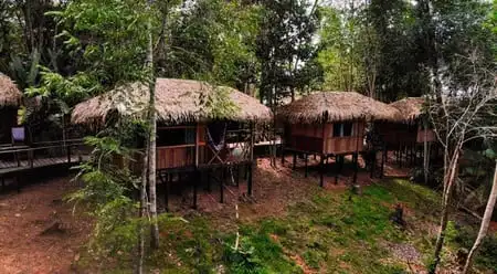 Amazon Tupana Lodge - Vista Externa dos Bangalôs
